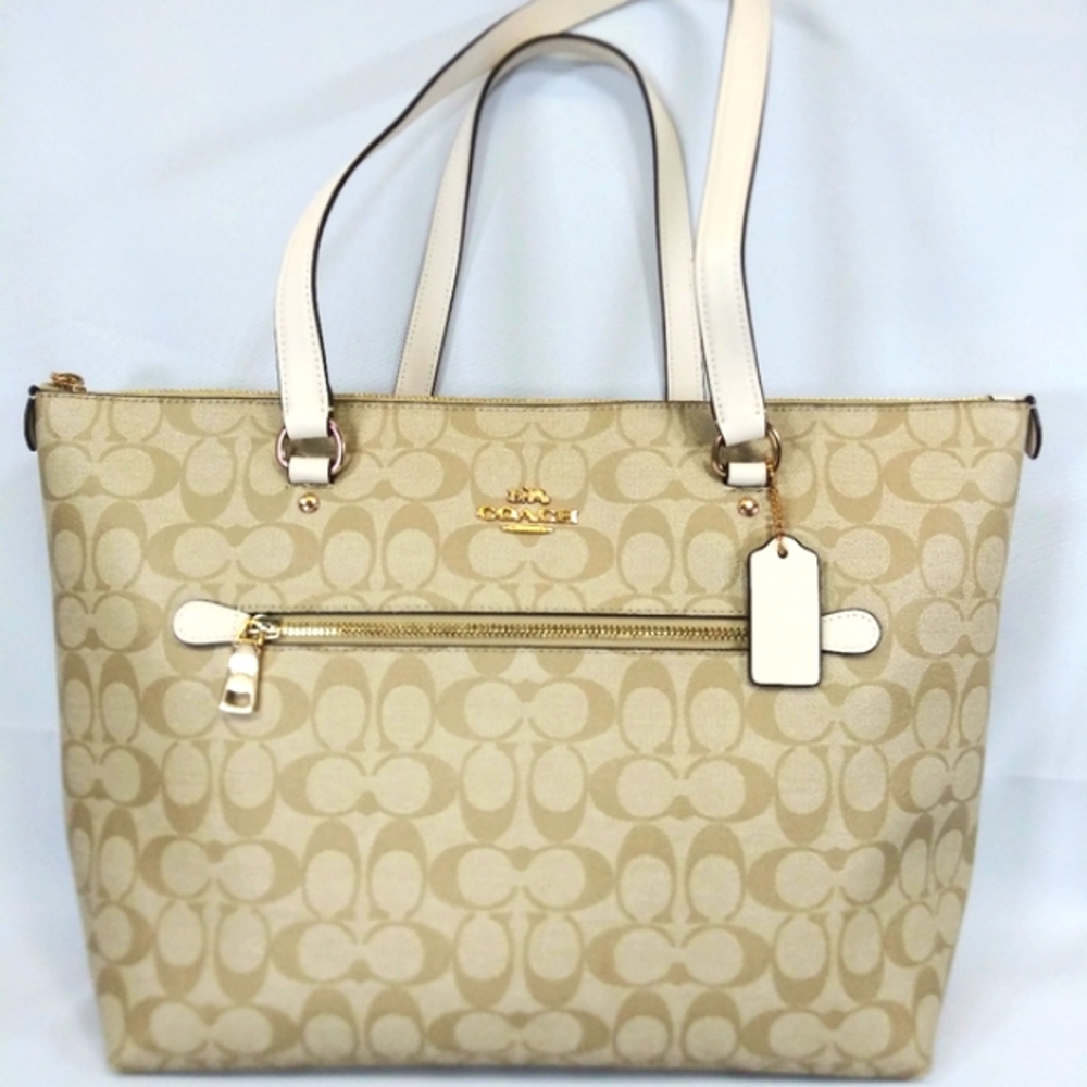 NWT Coach Bag (Authentic)